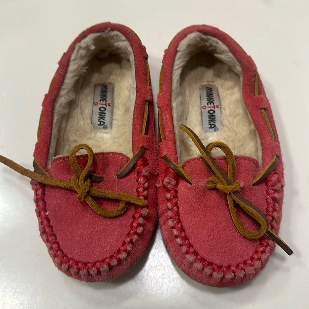 Minnetonka pink girls slippers